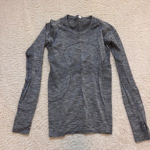 Women’s Lululemon Swiftly Top, Size 6, Grey